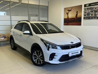 2021 Kia Rio X IV Рестайлинг, белый, 1695000 рублей, вид 3