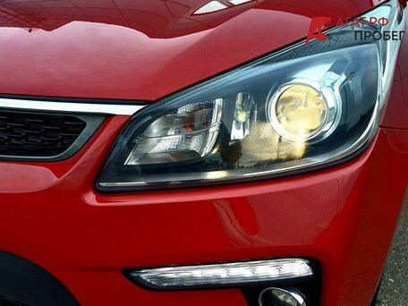 2020 Kia Rio IV, красный, 1600000 рублей, вид 3