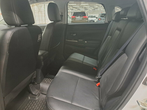 2018 Mitsubishi ASX I Рестайлинг 2, белый, 1640000 рублей - вид 11