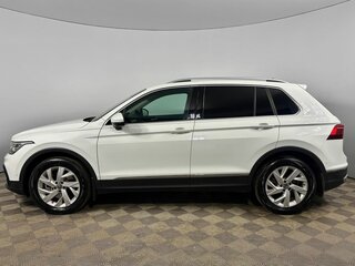 2020 Volkswagen Tiguan II Рестайлинг, белый, 3900000 рублей, вид 2