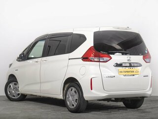 2017 Honda Freed II, белый, 1439000 рублей, вид 5