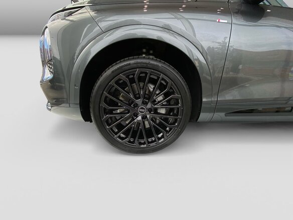 2026 Audi Q7 III (G8), серый, 16350000 рублей - вид 2