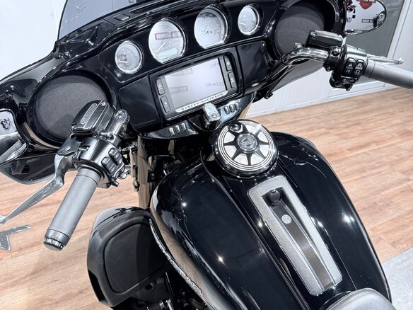 2016 Harley-Davidson Electra Glide, чёрный, 1699000 рублей - вид 17