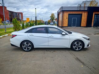 2021 Hyundai Elantra VII (CN7), белый, 2030000 рублей, вид 3