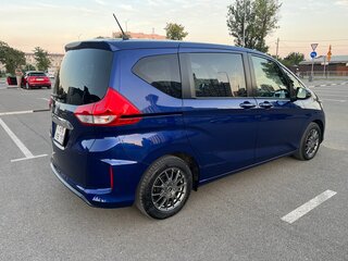 2017 Honda Freed+ II, синий, 1650000 рублей, вид 4