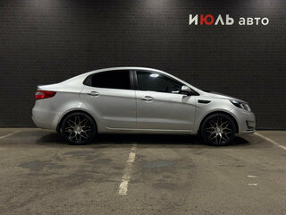 2012 Kia Rio III, серебристый, 650000 рублей, вид 4