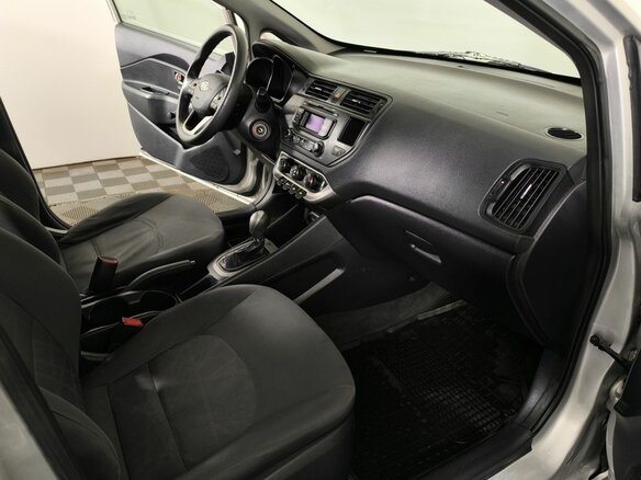 2011 Kia Rio III (Global market), серебристый, 729000 рублей - вид 9