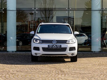 2014 Volkswagen Touareg II, белый, 2215000 рублей, вид 2