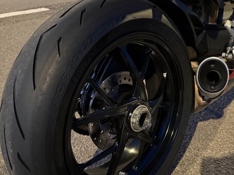2020 Ducati Panigale V2, красный, 1720000 рублей, вид 4