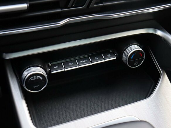 2024 Geely Coolray I, белый, 1920000 рублей - вид 16