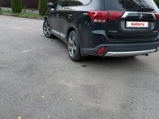 2015 Mitsubishi Outlander III Рестайлинг 2, чёрный, 1690000 рублей, вид 2