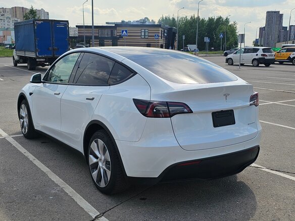 2021 Tesla Model Y Long Range I, белый, 4250000 рублей - вид 9