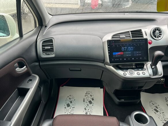 2010 Honda Stream II Рестайлинг, белый, 1279000 рублей - вид 18
