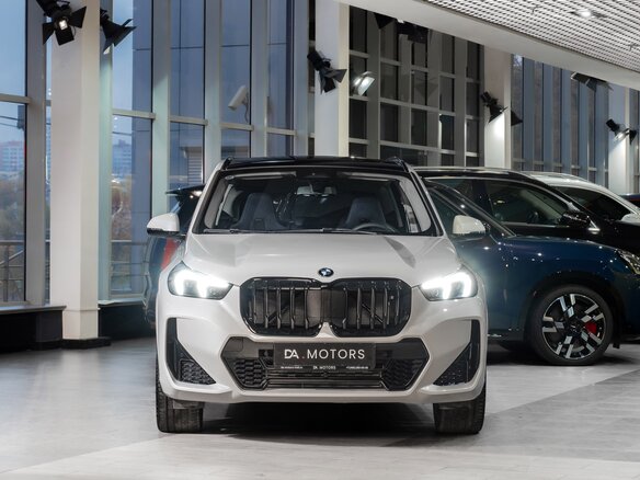 2026 BMW X1 Long 25Li xDrive III (U11/U12), белый, 5490000 рублей - вид 1
