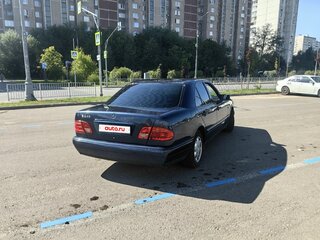1998 Mercedes-Benz E-Класс 240 II (W210, S210), синий, 500000 рублей, вид 3