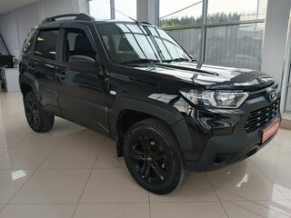 2023 Lada (ВАЗ) Niva Travel I, чёрный, 983000 рублей, вид 2