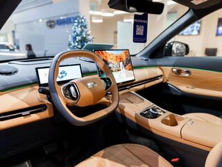 2026 Geely EX5 Гибрид EM-R, чёрный, 3791690 рублей, вид 5