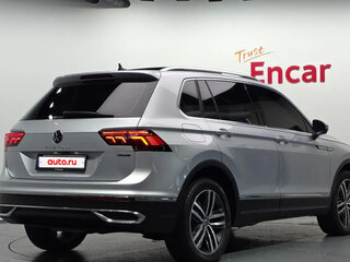 2023 Volkswagen Tiguan II Рестайлинг, серебристый, 3250020 рублей, вид 2