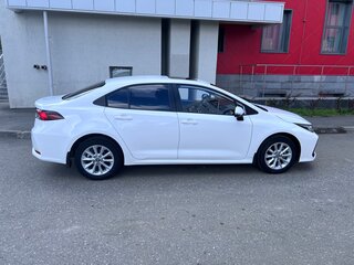 2022 Toyota Corolla XII (E210), белый, 2025000 рублей, вид 5