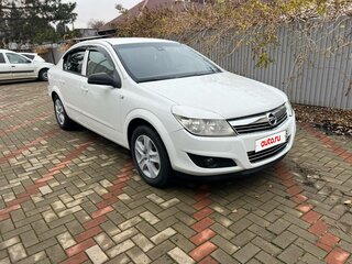 2013 Opel Astra H Рестайлинг, белый, 599000 рублей, вид 3