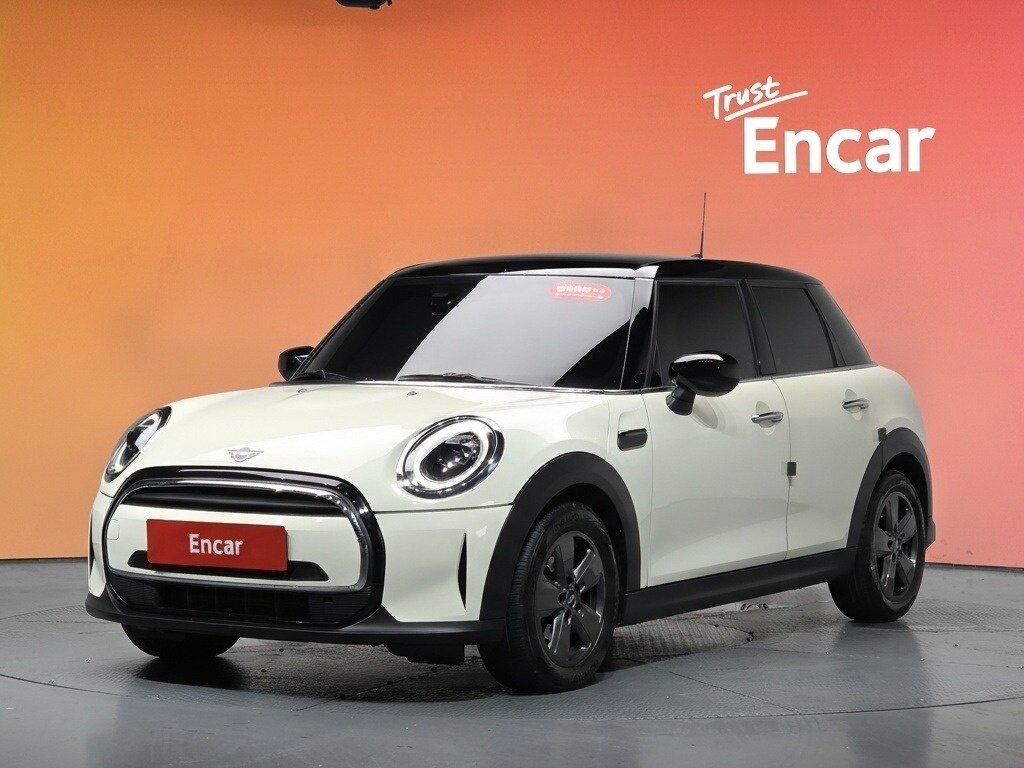 Открыть фотографии: Mini Hatch III (F55/F56) Рестайлинг 2