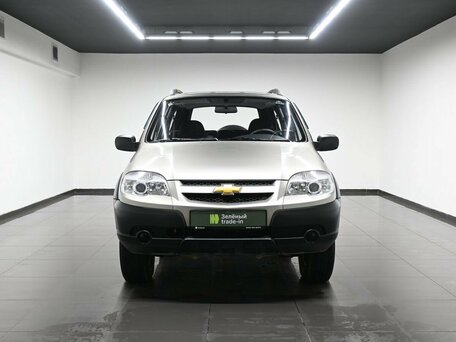 2011 Chevrolet Niva I Рестайлинг, серый, 670000 рублей, вид 3