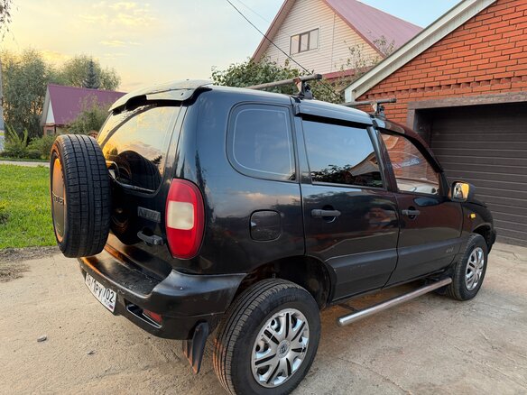 2008 Chevrolet Niva I, чёрный, 400000 рублей - вид 4