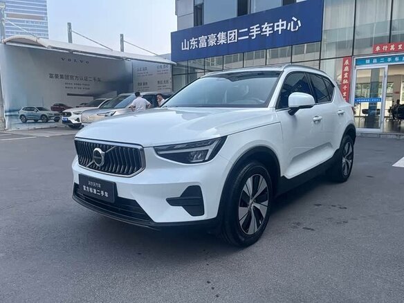 2024 Volvo XC40 I Рестайлинг, белый, 2985547 рублей