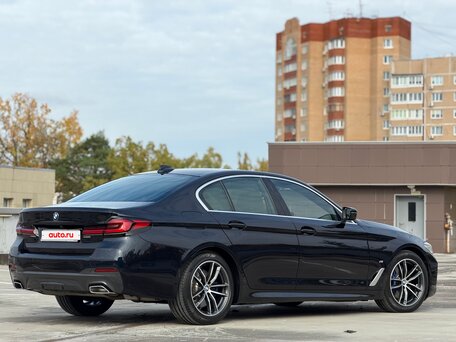 2022 BMW 5 серии 520i VII (G30/G31/G38) Рестайлинг, синий, 5700000 рублей, вид 5