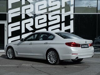 2017 BMW 5 серии 520d VII (G30/G31/G38), белый, 2750000 рублей, вид 2