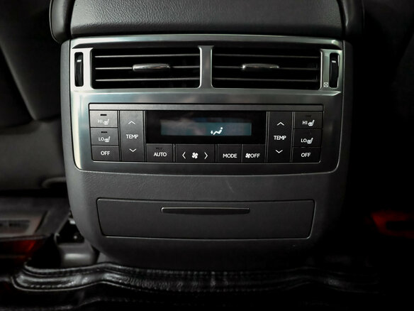 2008 Lexus LX 570 III, серебристый, 3000000 рублей - вид 20
