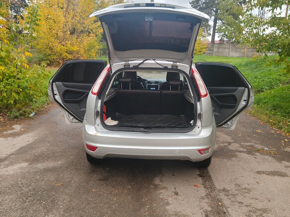 2010 Ford Focus II Рестайлинг, серебристый, 340000 рублей - вид 13