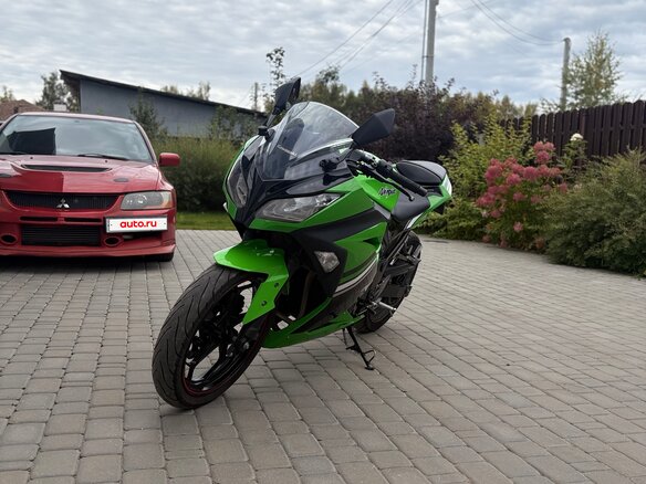2014 Kawasaki Ninja 300, зелёный, 300000 рублей