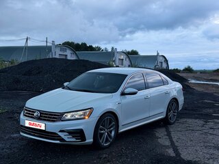 2017 Volkswagen Passat (North America and China) I Рестайлинг, белый, 1650000 рублей, вид 1