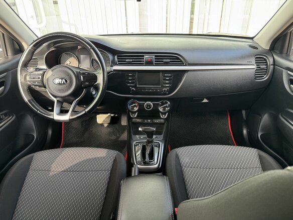 2017 Kia Rio IV, серебристый, 1370000 рублей - вид 8