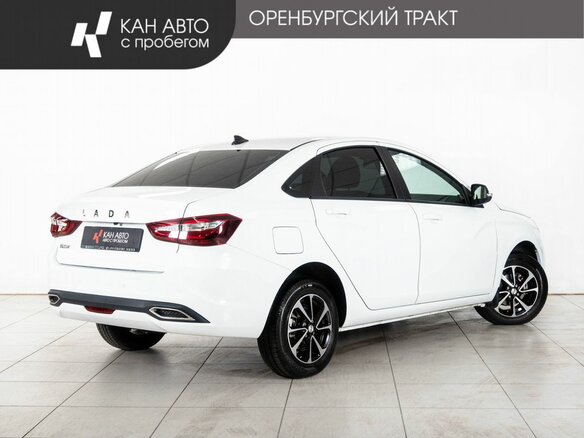 2024 Lada (ВАЗ) Vesta I Рестайлинг (NG), белый, 1388000 рублей - вид 2