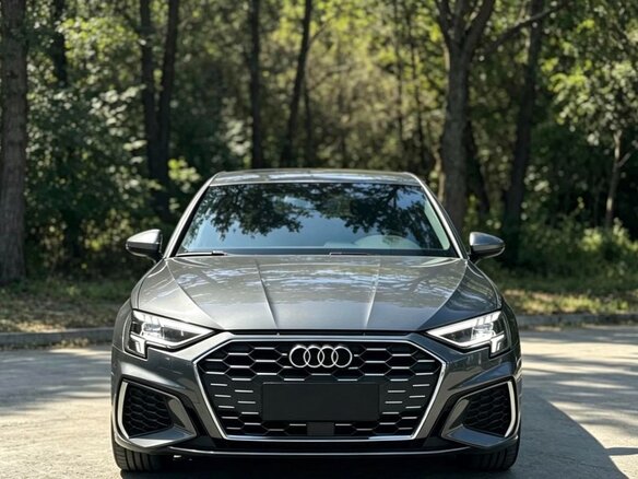 2023 Audi A3 Sportback 35 TFSI IV (8Y), серый, 2240000 рублей - вид 1
