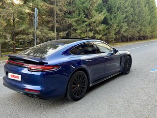 2019 Porsche Panamera GTS II, синий, 9450000 рублей, вид 4