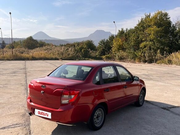 2016 Lada (ВАЗ) Granta I, красный, 435000 рублей - вид 3