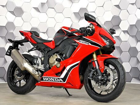 2017 Honda CBR 1000 RR/RA Fireblade, красный, 1377000 рублей, вид 1