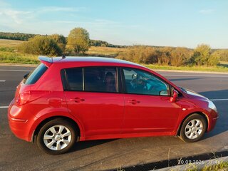 2012 Nissan Tiida I Рестайлинг, красный, 850000 рублей, вид 3