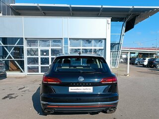 2019 Volkswagen Touareg III, чёрный, 3730000 рублей, вид 4
