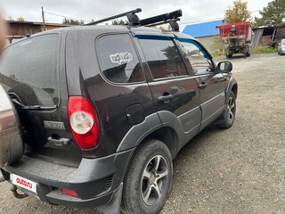 2010 Chevrolet Niva I Рестайлинг, коричневый, 480000 рублей, вид 3