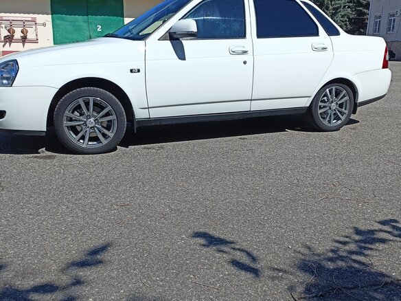 2014 Lada (ВАЗ) Priora I Рестайлинг, белый, 650000 рублей - вид 4