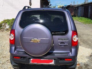 2010 Chevrolet Niva I Рестайлинг, фиолетовый, 660000 рублей, вид 3