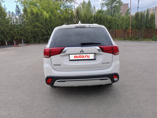 2018 Mitsubishi Outlander III Рестайлинг 3, белый, 1680000 рублей, вид 5