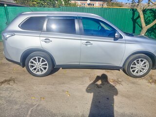 2014 Mitsubishi Outlander III, серебристый, 1500000 рублей, вид 2
