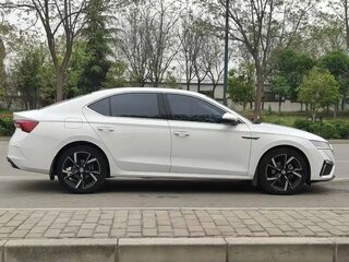 2022 Skoda Octavia IV (A8), белый, 1780005 рублей, вид 3