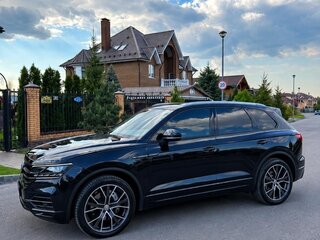 2018 Volkswagen Touareg III, синий, 4349000 рублей, вид 3