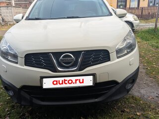 2013 Nissan Qashqai I Рестайлинг, белый, 999990 рублей, вид 1